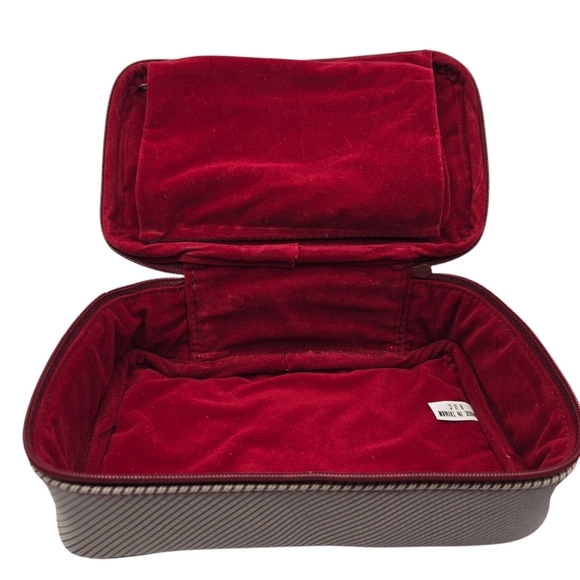 Vintage Leather Maroon Travel Cosmetics Bag Red Velvet Inner Pockets - Picture 4 of 7